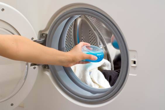 Detersivi fai-da-te: come autoprodurre il sapone per la lavatrice (liquido  e in polvere) - greenMe
