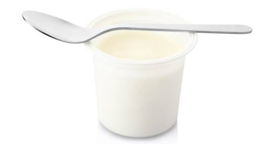 15 idee per riutilizzare e riciclare i vasetti (e barattoli) dello yogurt -  greenMe