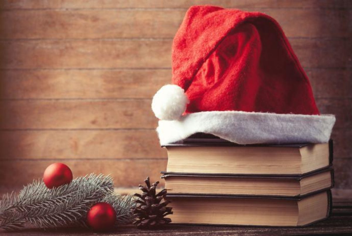 Vecchie Immagini Di Natale.10 Alberi Di Natale Realizzati Con I Libri Greenme It