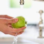 pesticidi lavare frutta verdura