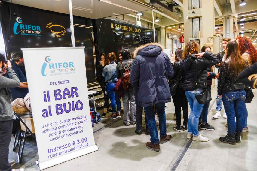 Bar al buio-credits Luana Monte low