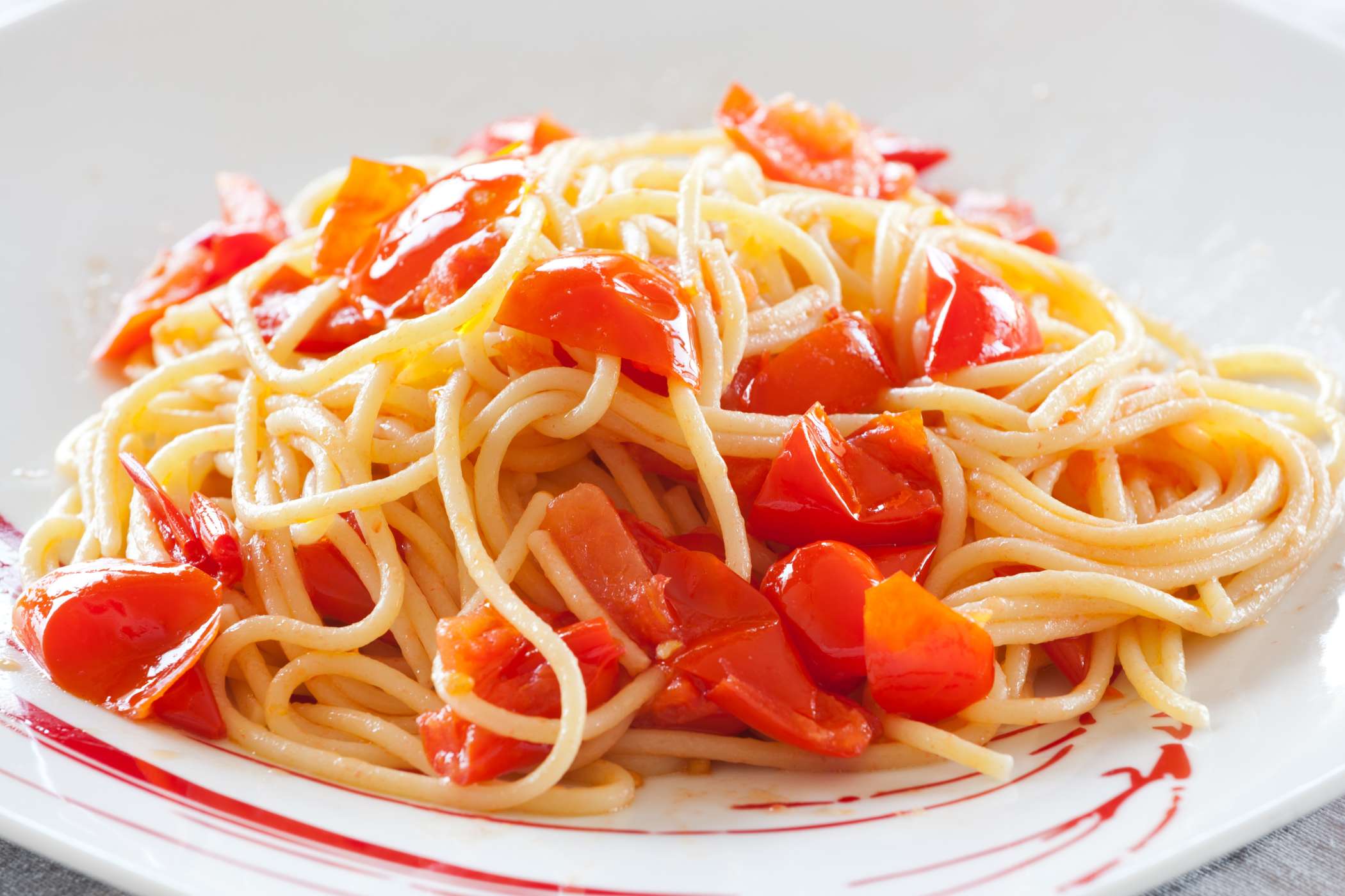 spaghetti aglio olio e pomodorini