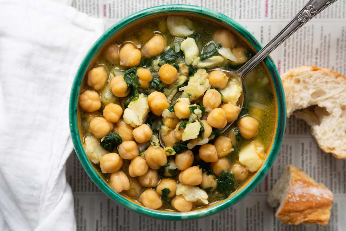 zuppa di ceci cavolfiori e spinaci