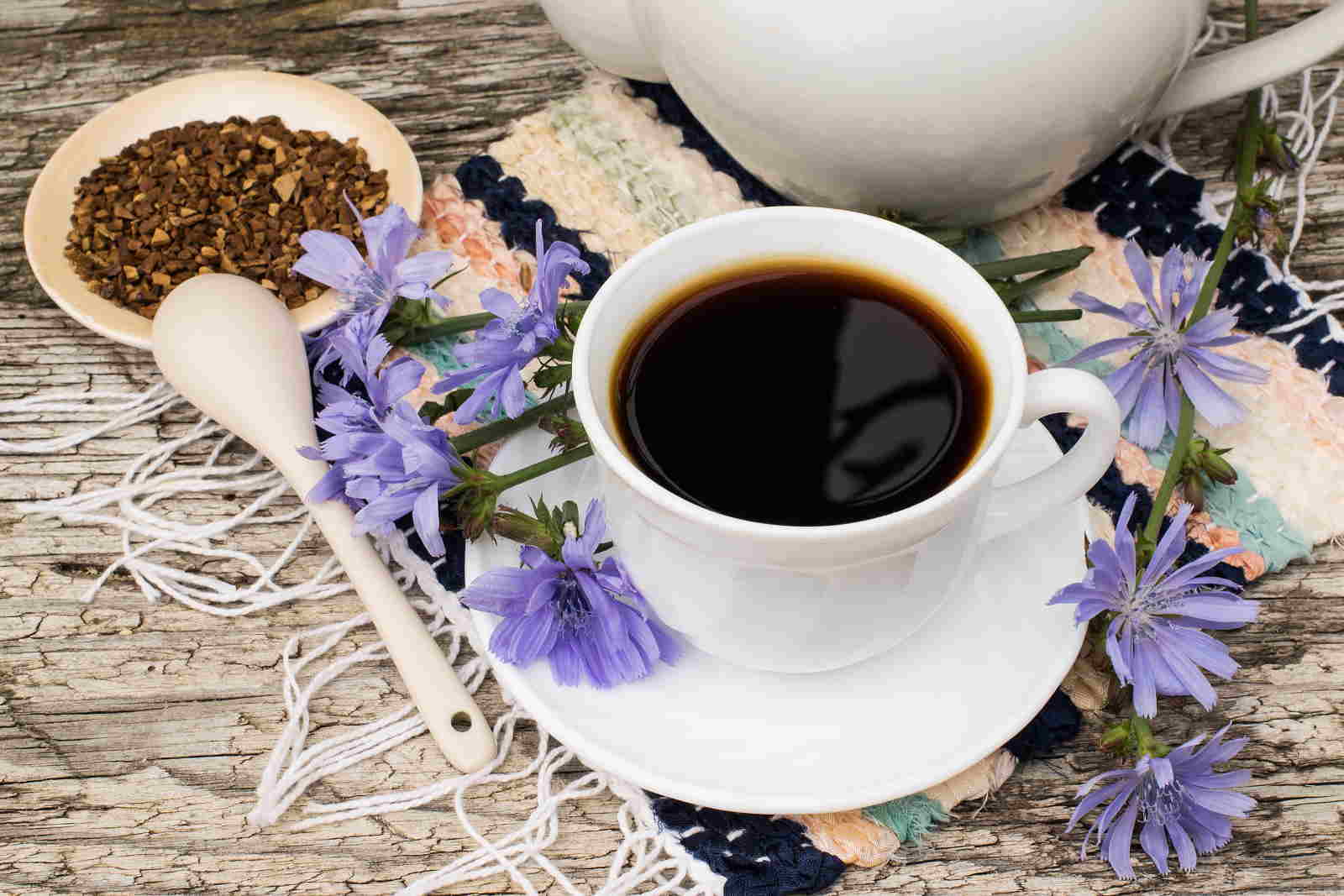 Caffè di cicoria: l'alternativa detox e salutare al caffè da provare almeno  una volta nella vita - greenMe