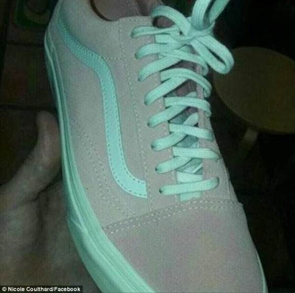 Di che colore sono queste sneakers? Il nuovo tormentone che impazza sul web  - greenMe