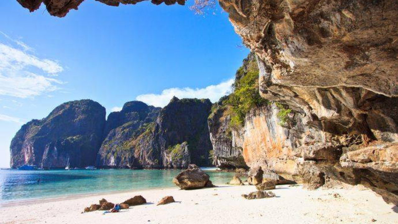 Phi Phi Islands Chiude Davvero Ai Turisti La Spiaggia Di