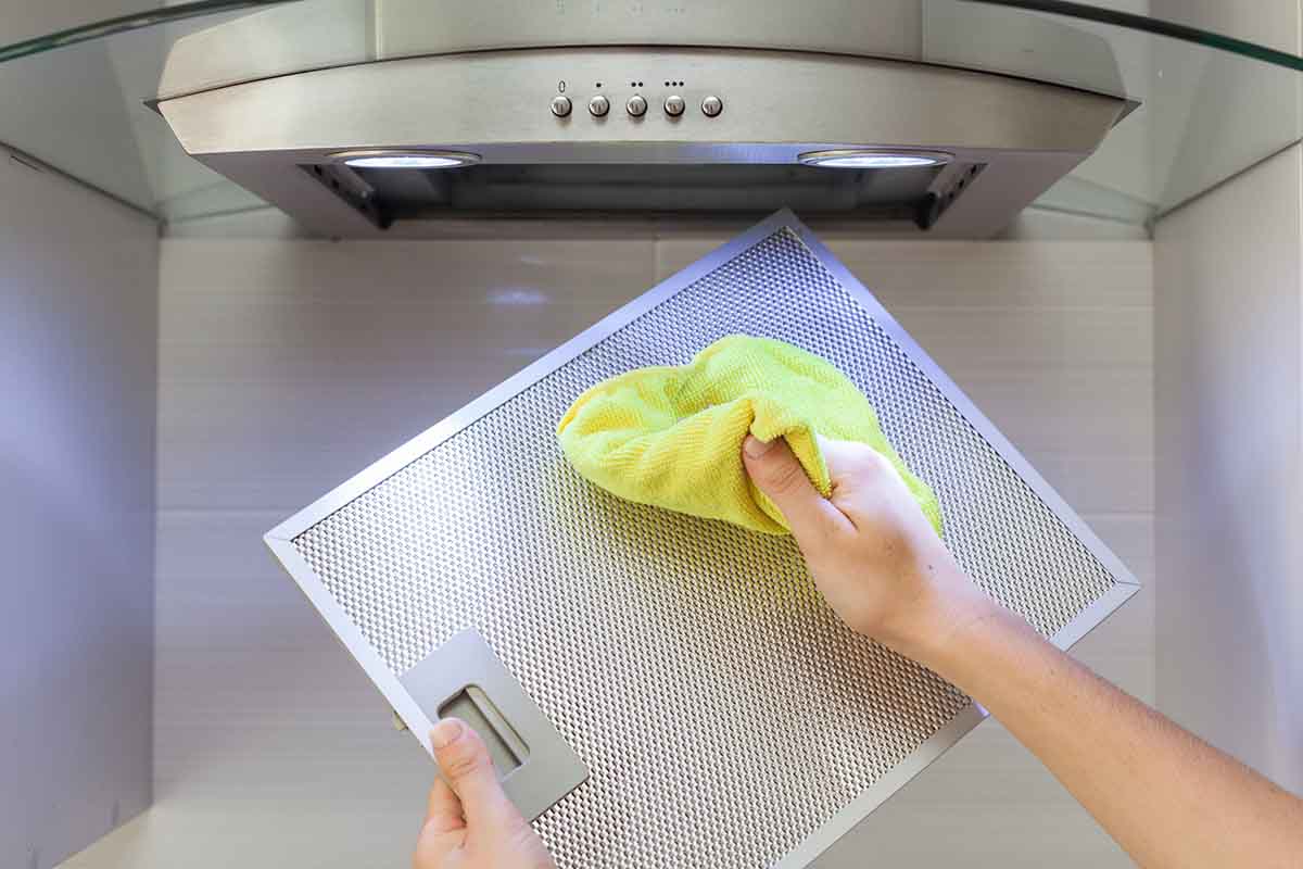 Come pulire la cappa della cucina e il filtro con soli 3