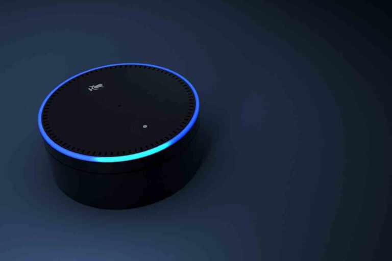 Alexa risolto il down, ma è panico sui social per l'assistente Amazon