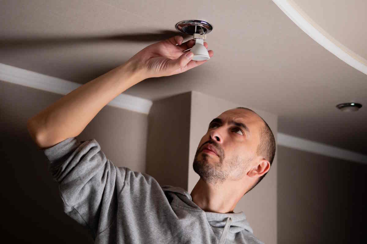 Sostituire tutte le lampadine di casa con quelle a LED sai quanta