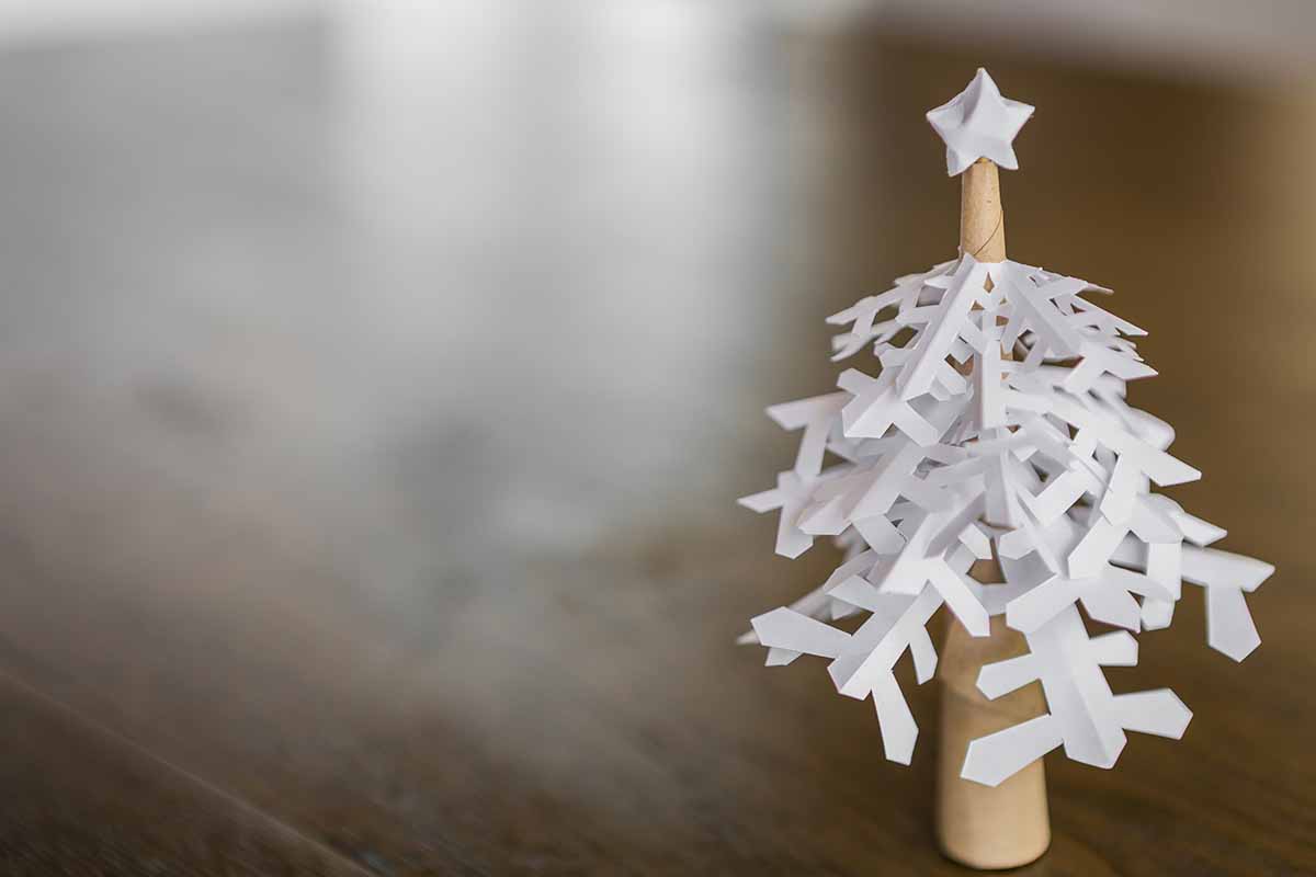Decorazioni natalizie con rotoli di carta igienica: 5 idee fai da te di  rara bellezza! - greenMe