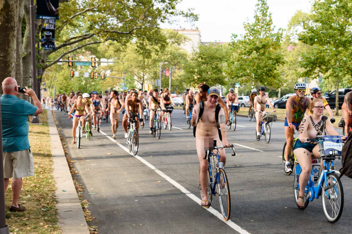 Ciclisti nudi